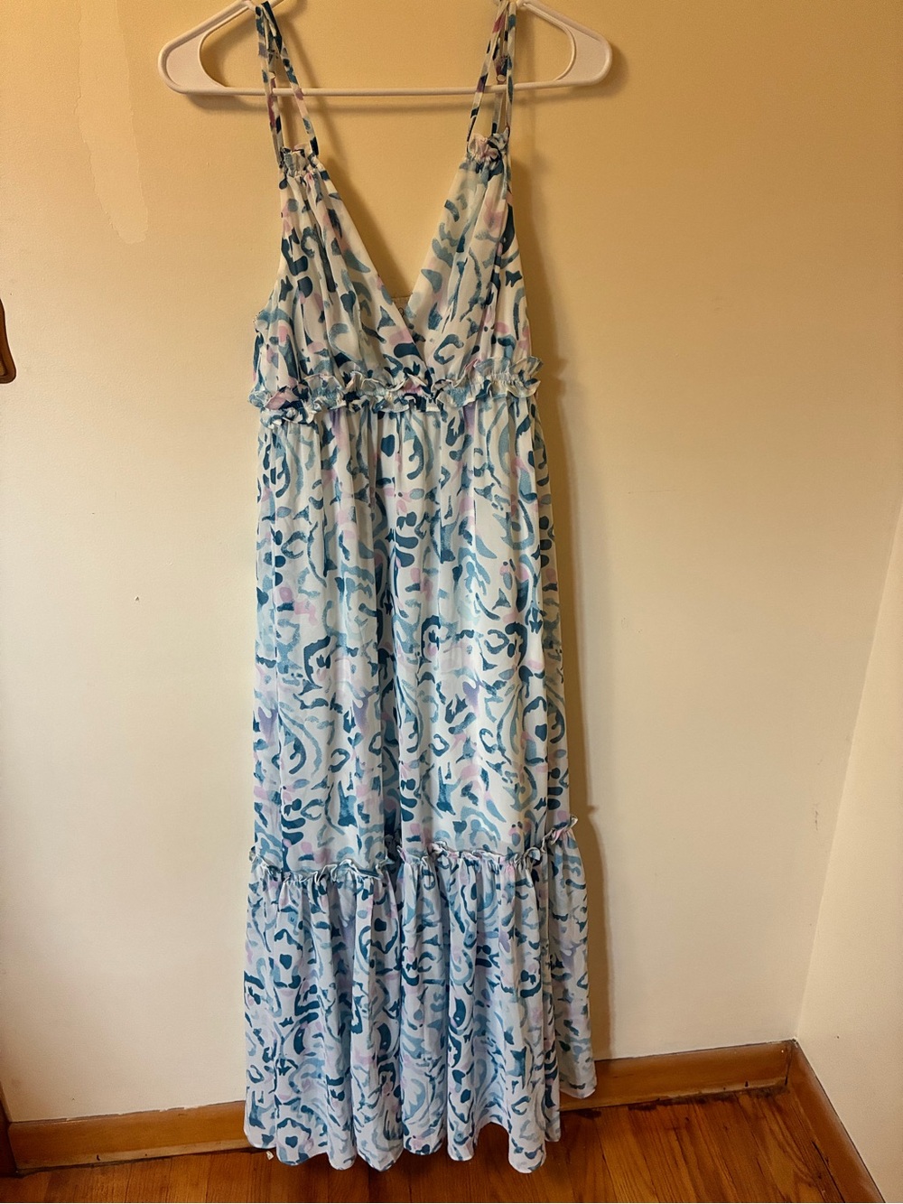 Sleeveless V-Neck Tiered Maxi Dress in Blue Floral Print